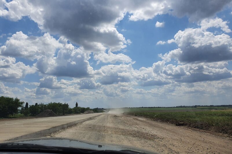 On the road to Kherson