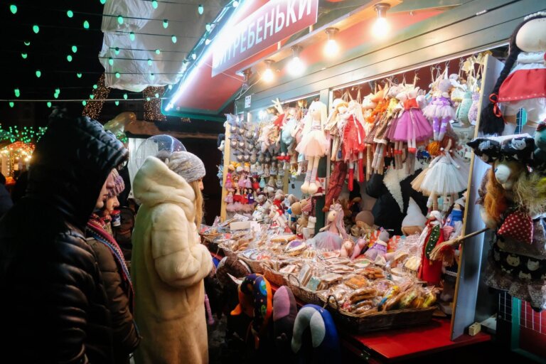 Christmas market in Kyiv, by stnz.fi
