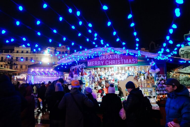 Christmas market in Kyiv, by stnz.fi