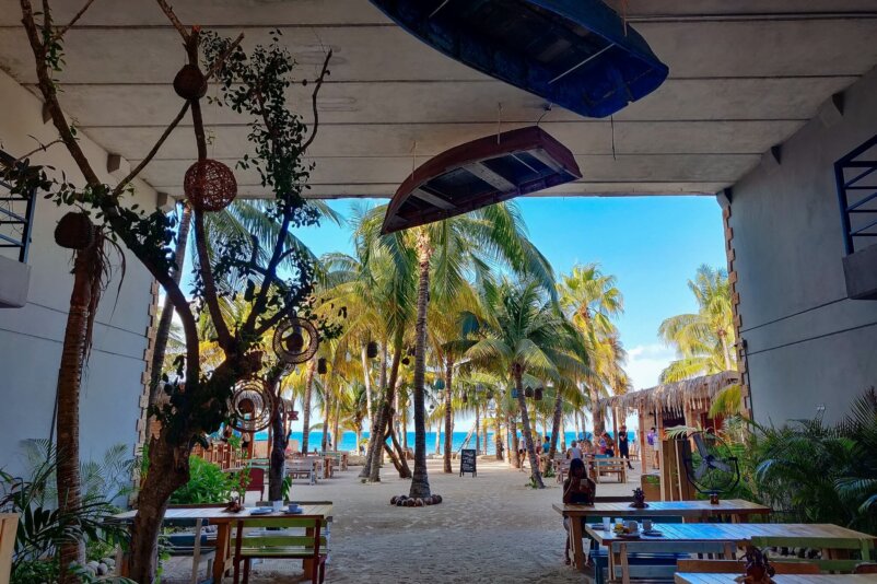 Nomads Hotel, Hostel & Beach Club